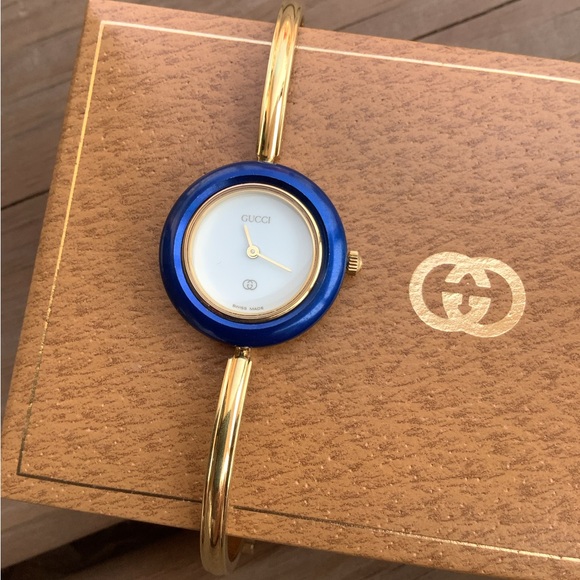 Ladies Gucci watch with interchangeable bezels🌸🌼 - Picture 10 of 14